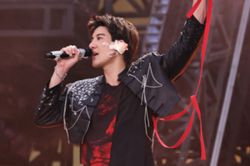 Singer Wang Leehom returns to perform one day after heavy fall that requires 39 stitches: ‘Your love is the best medicine’