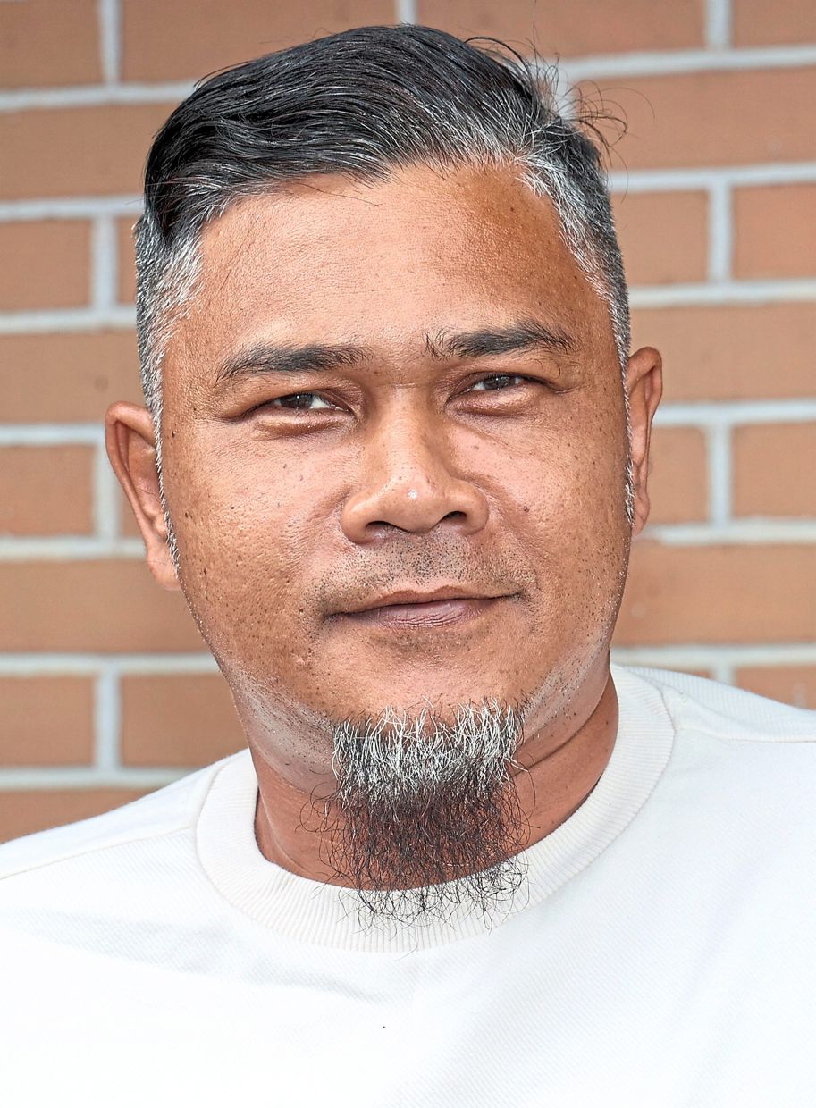 Anuar: There should be more housing projects in Layang-Layang to help locals own a home.
