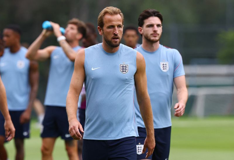 Soccer-England’s adaptability shines in Mexico, now Haaland threat looms