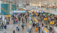 Airports, airlines warn new EU border checks disrupt summer travel