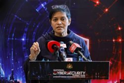 Johor polls cannot be platform to free individuals, says Azalina