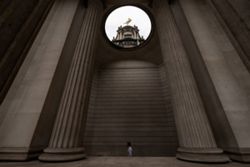 Bank of England sees growing risks to financial stability from AI