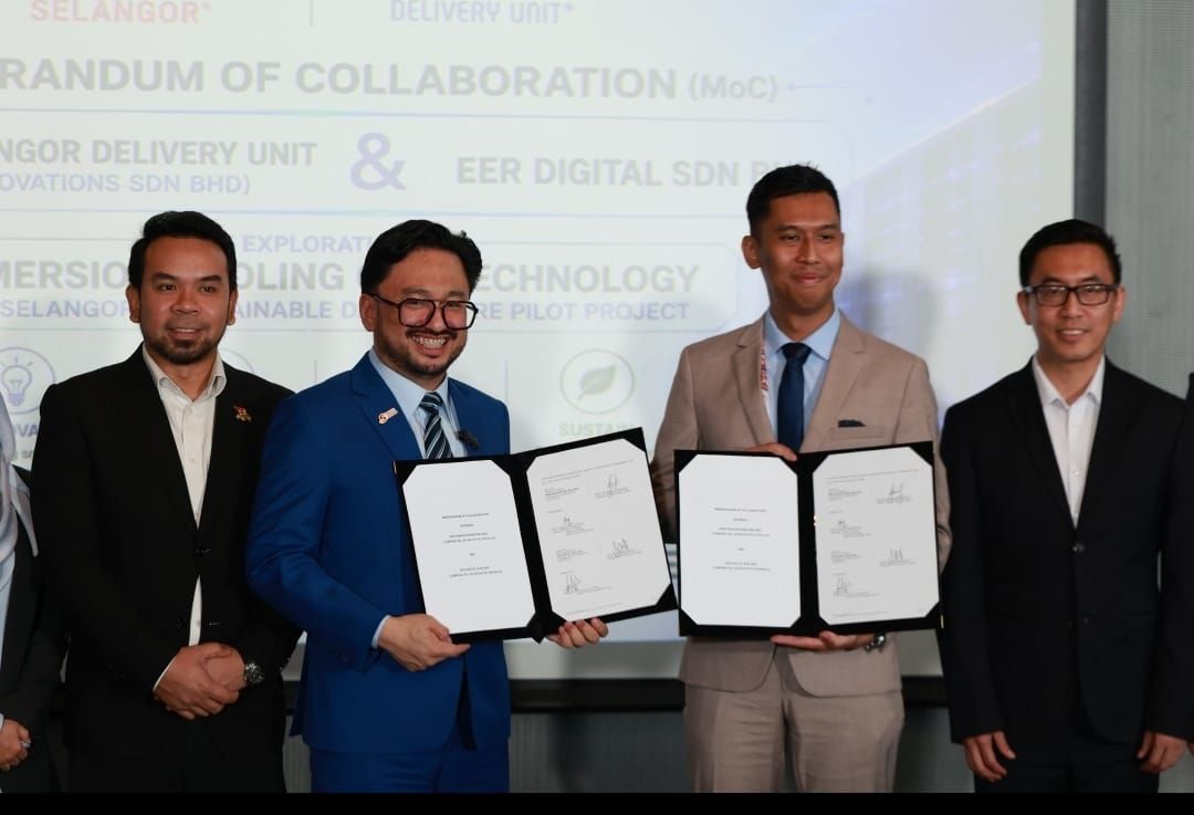 (From left) Ammar Izham, Board Member of SSDU Innovations; Gaddafi Musli, CEO Of SSDU Innovations; Ahmad Firdaous, CEO of EER Digital; Ian Che, CEO of QuettaFlow.