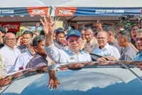 Anwar pushes Felda housing reform