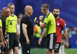 Soccer-Egypt coach blasts refereeing and turns his back on World Cup