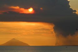 Indonesia's Mount Anak Krakatau erupts, sending ash plume 100 metres into the sky