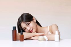 What are multitasking cosmetics and why are they now a go-to beauty choice?