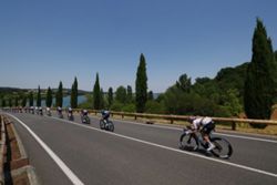 Cycling-Tour de France favourites face Tourmalet in first major test