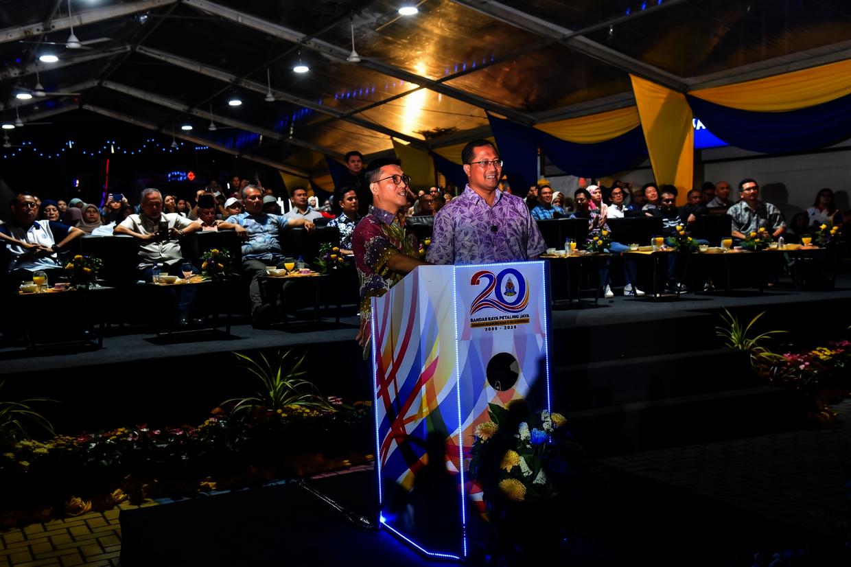 Borhan (left) and Mohmad Zahri launching the festival.