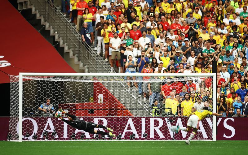 Fußball-Torwart Kobel feiert „großen Erfolg“: Schweizer bereiten sich auf ...