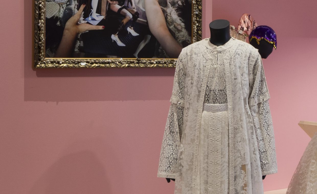 Malaysisches Erbe durch adaptive Mode in der V&A-Ausstellung präsentiert
