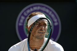 Tennis-Flawless Zverev cracks Fritz code to reach Wimbledon semi-finals