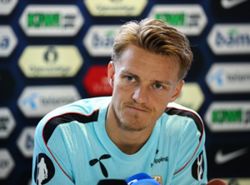 Soccer-Odegaard relishes Arsenal reunion as Norway eye England upset at World Cup