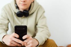 EU moves closer to kicking kids off social media