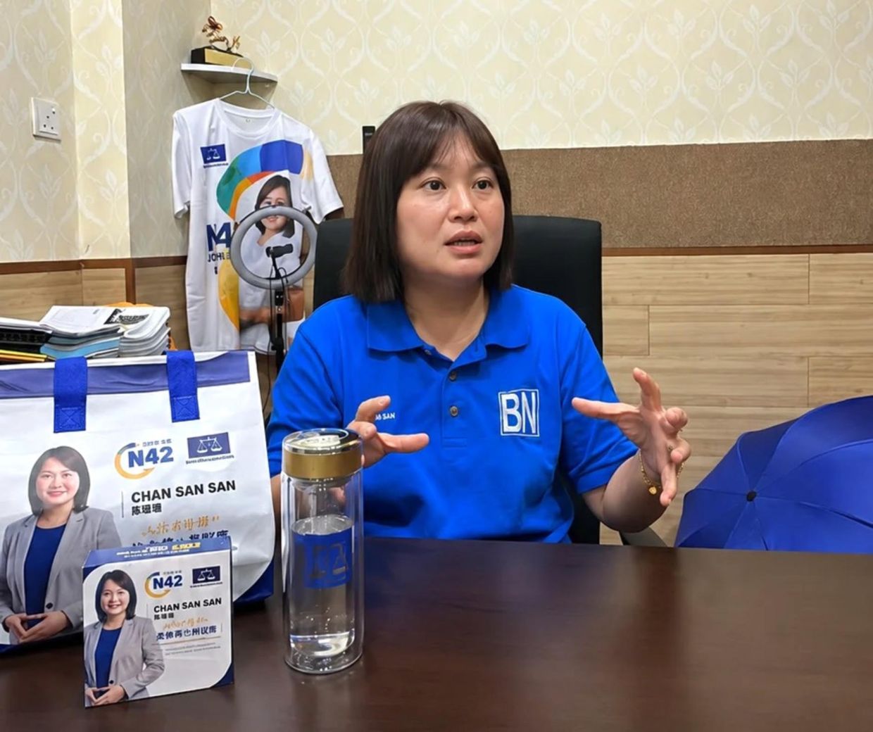 Barisan Nasional candidate for Johor Jaya, Chan San San opted for practical campaign merchandise such as tissue boxes, umbrellas and reusable water bottles instead of the usual flyers. (Courtesy photo.)