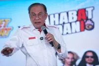 Reject racial politics and choose leaders who uphold unity, says PM
