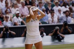 Tennis-Noskova downs Kostyuk to set up all-Czech Wimbledon final