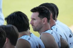 Soccer-Argentine archbishop reads out Messi's words at Independence Day Mass