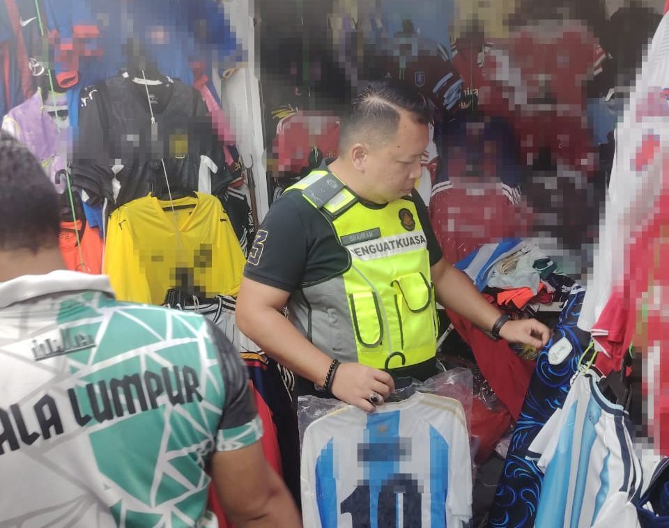 Domestic trade enforcers seize fake football jerseys worth RM270,150 in KL