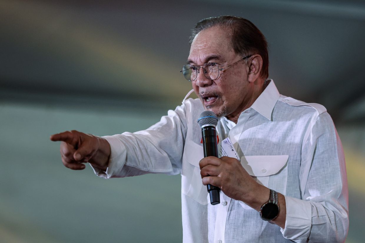 Anwar Congratulates BN on Johor Win, Vows Pakatan Will Keep Serving