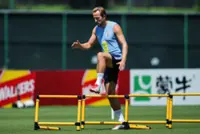 Soccer-England's Kane confirms golf outing with Trump, praises president's game