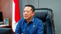 Indonesia's anti-graft prosecutor quits after police seize gold and cash from his properties