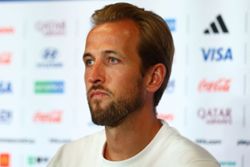 Soccer-England's Kane dodges Haaland comparisons, plays down Golden Boot race