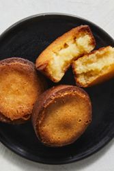 These crunchy, buttery cakes have taken the Internet by storm