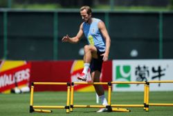 Soccer-England's Kane confirms golf outing with Trump, praises president's game