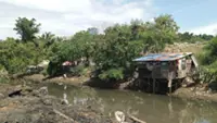 Squatter tears down own home as KK City Hall demolishes another 38 illegal structures