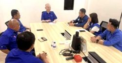 Johor polls: Serve immediately and stay humble, Dr Wee tells MCA's eight assemblymen