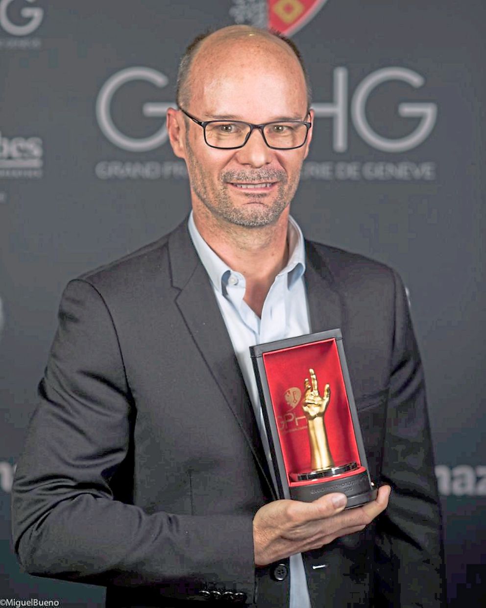 Nicolas with the Grand Prix de l’Horlogerie de Genève 2023 trophy won by the brand’s Time Fast II Chrome in the mechanical clocks category. — Photos: L’Epée 1839