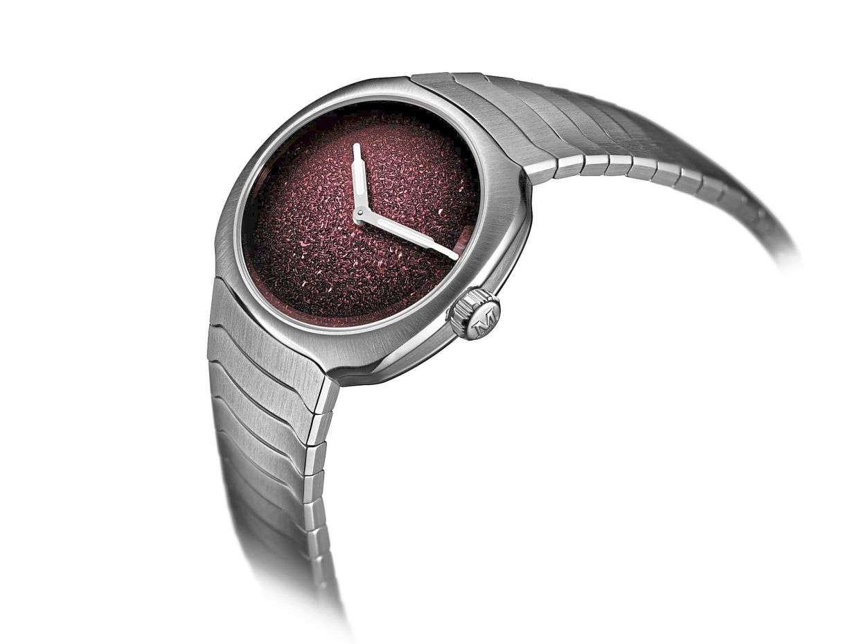 H. Moser Streamliner Two Hands in burgundy. — H. Moser & Cie