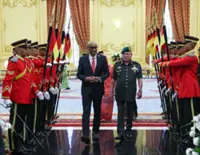 Singapore president accorded state welcoming ceremony at Istana Negara