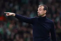 Soccer-Strasbourg appoint Oliveira as head coach following O'Neil's departure