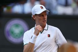 Tennis-Sinner passes stern Zverev test in final to stay on Wimbledon throne