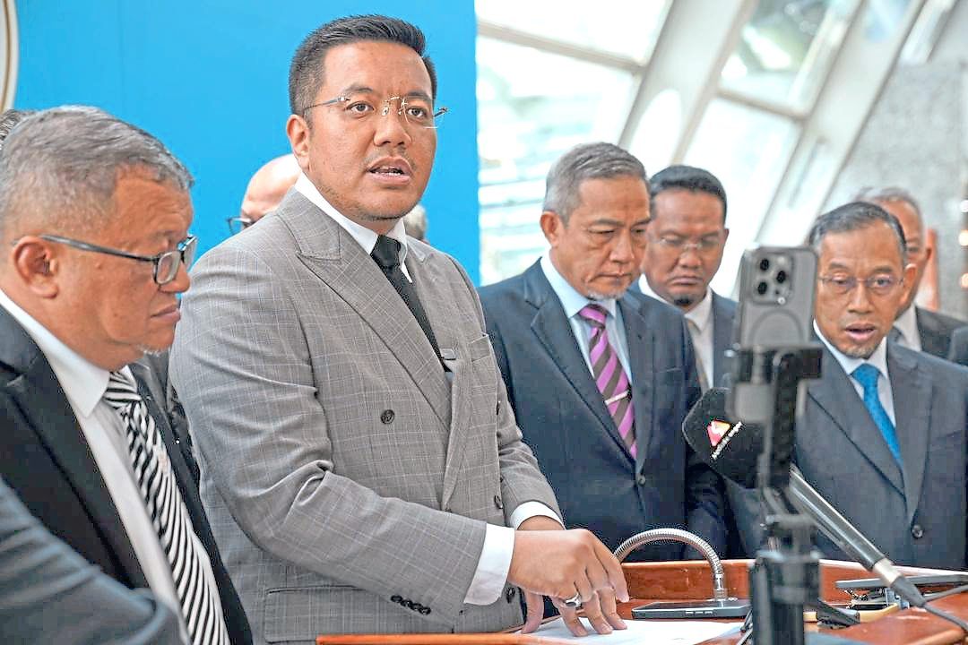 Dr Afif raises concerns over acquiring private leasehold land for the public hospital.