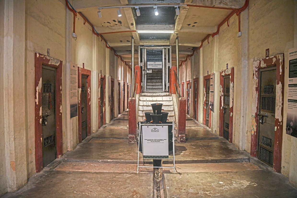 A view of Kota Jail’s interior, featuring preserved prison-era displays. Photo: Bernama 