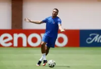 Soccer-Mbappe skips part of France training, set to play against Spain