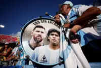 Soccer-Argentina's war veterans urge fans to focus on football ahead of England match