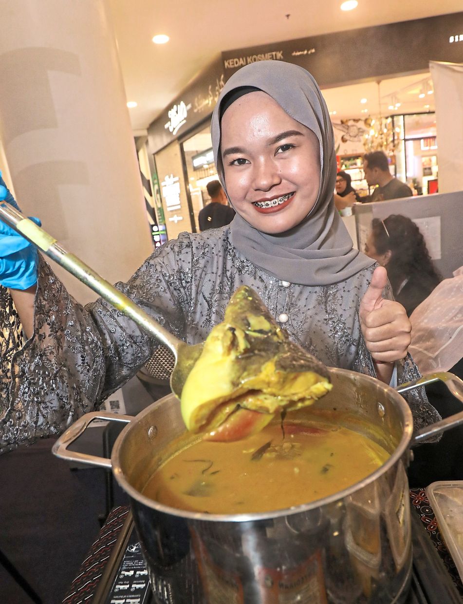 Besides domestic travel packages, visitors were also enticed by an array of local food like ‘patin tempoyak’ from Pahang.