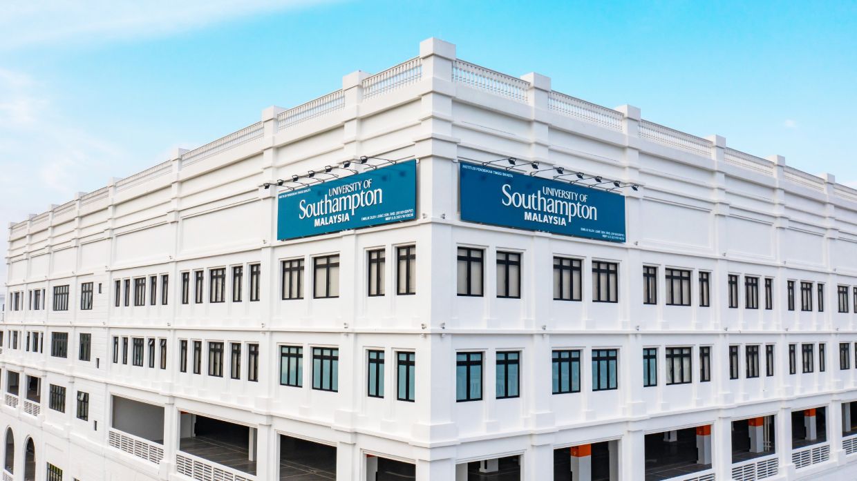 University of Southampton Malaysia's campus in Iskandar Puteri, Johor, is home to a vibrant learning community bringing together students from Malaysia and around the world.