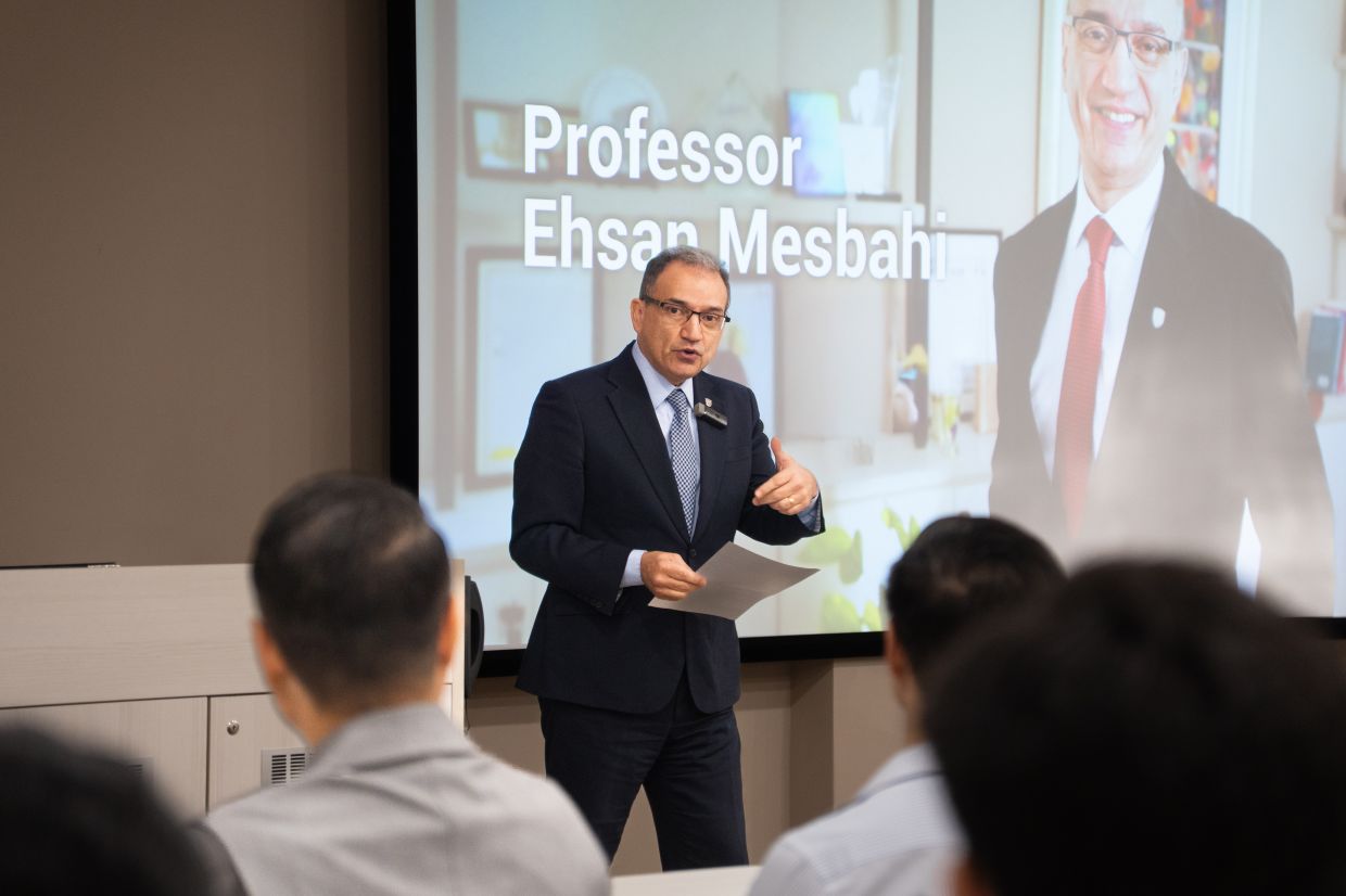 UoSM chief executive officer and provost Prof Mesbahi addresses staff and students during a university engagement session.