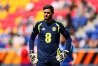 Soccer-Scotland goalkeeper Gordon retires after 25-year career