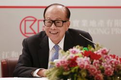 Li Ka-shing’s cash-out plan sets stage for leadership shift