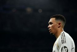Soccer-Alexander-Arnold relishes chance to work with Mourinho at Real Madrid