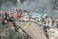 Landslide buries residents in Chongqing