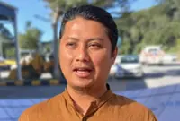 Activist Tamim Dahari surrenders to cops after returning to Malaysia illegally