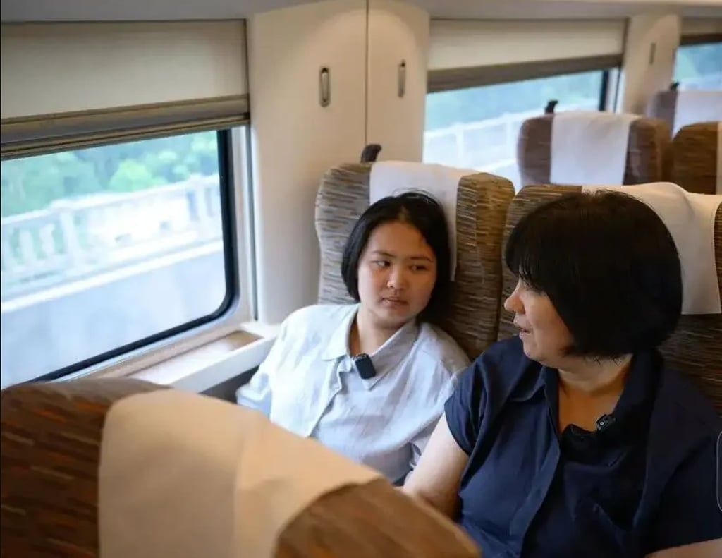 In June, Zhu travelled to Hunan with her daughter to meet Deng’s parents in person for the first time. - Photo: ycwb.com