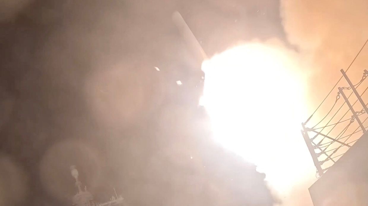A munition is launched from a U.S. warship at an unknown location, during what U.S. Central Command (CENTCOM) says are strikes on Iran, in this screen grab taken from a handout video released on July 18, 2026. - Photo: US Central Command/Handout via REUTERS